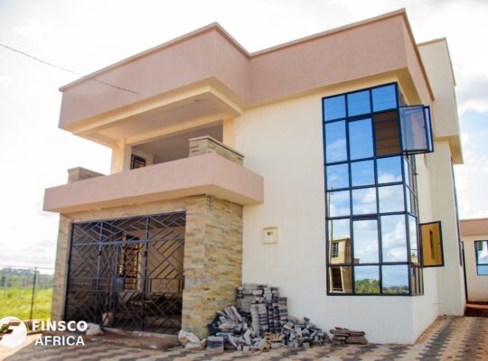 Modern and Spacious 4 Bedroom + DSQ Maisonette