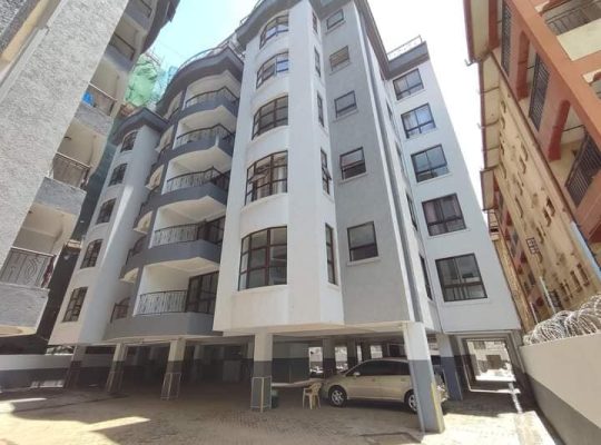 LUXURIOUS KAREN 5 BEDROOM HOUSE