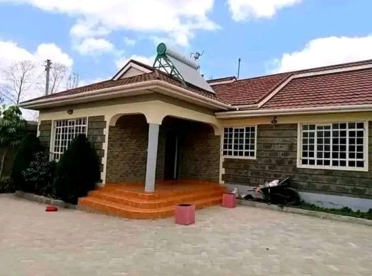 SPACIOUS 3 BEDROOM HOUSES