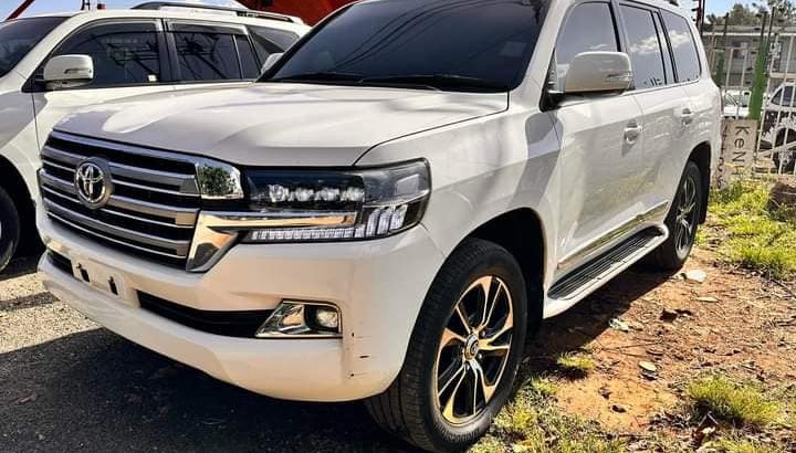 2015 landcruiser v8