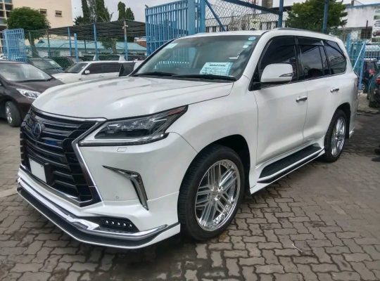 Lexus LX570