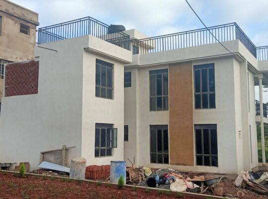 4BRM FLAT ROOF MAISONETTE