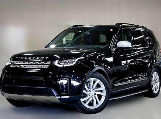 JUST LANDED Landrover Discovery 5 TD6 HSE Obsidian